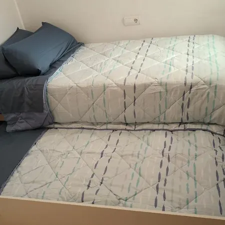 Apartment America *